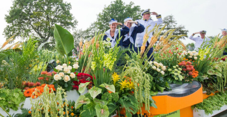 Varend Corso: fleurig waterspektakel