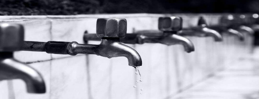 Waarom je moet plassen als je stromend water hoort