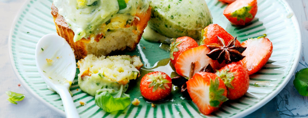 Courgettecakejes met aardbeien