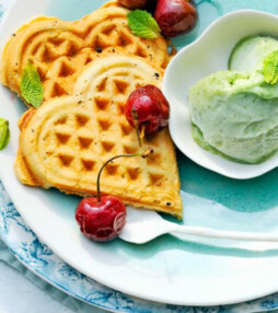 Lekker: Belgische wafels met krieken en sorbet van munt