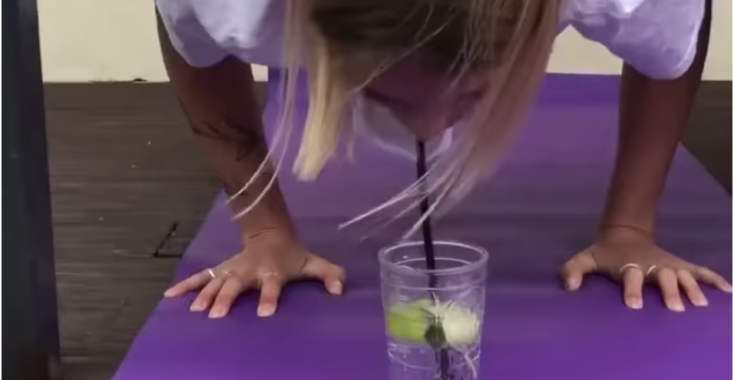 Yoga met een borrel op: gin-tonic yoga