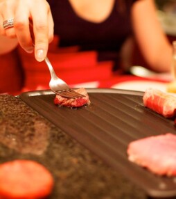 Gourmetten? Zo voorkom je dat het hele huis stinkt