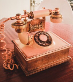 9 x vintage telefoons