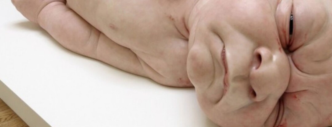 De hyperrealistische sculpturen van Ron Mueck