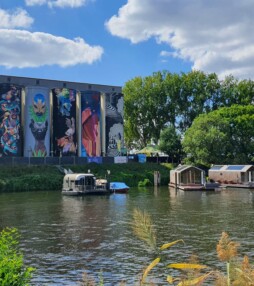 Wakker worden op Wikkelboat