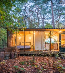 Wakker worden in het houten Lodge